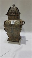 Early iron Chinese urn