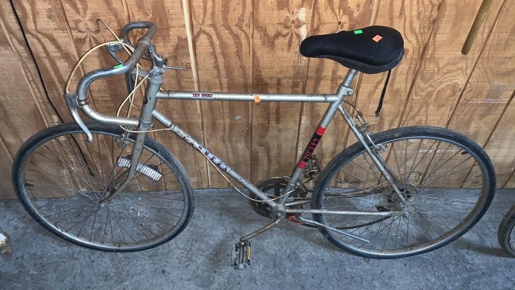 Silver Huffy Carrera 10 Speed Bicycle | Christys of Indiana
