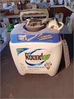 New 1.33 Gallon "Round Up" Weed and Grass Killer.