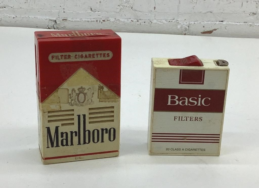 Vintage cigarette pack radio and tape measure