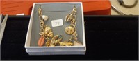 Ladies Seashell Pendant Necklace