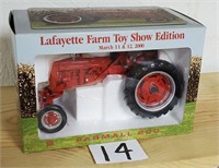 2000 Lafayette show tractor Farmall 200