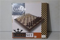 WE GAMES CHESS SET