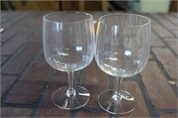Collection of 2 Wine Glasses