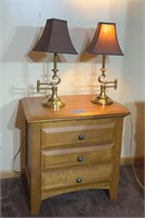 Nightstand with 2 matching lamps 
27.25”x 17”x