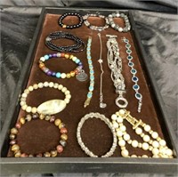 ARTSY BRACELETS LOT / JEWELRY /  13 PCS