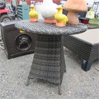 ROUND PATIO SERVING TABLE