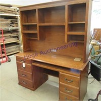 2 PICES OFFICE DESK-APPROX 72"TX61"LX2"D