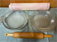 Pie bakers Lot with wooden rolling pin