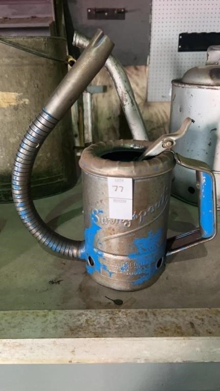 Swingspout oil can