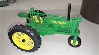 1:16 John Deere GP tractor