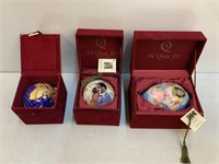 Ne' Qwa Art , Ornaments in velvet Boxes