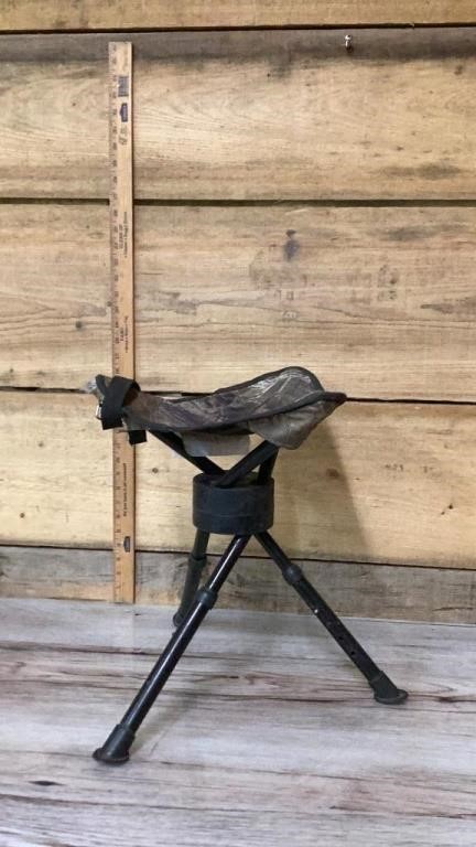 Folding dove stool