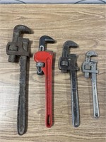 Pipe wrenches