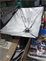 2 Photo Studio Lights / Stands / Soft boxes