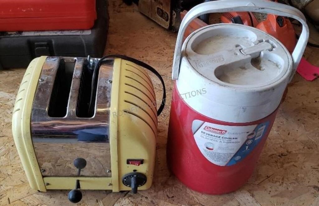 Dualit Toaster
/ Coleman Beverage Cooler