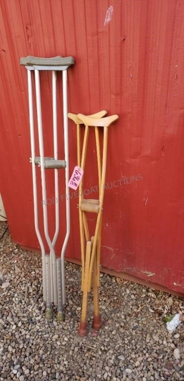 2 Sets of Adjustable Crutches