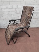 Camo folding zero gravity chair with beer cooler