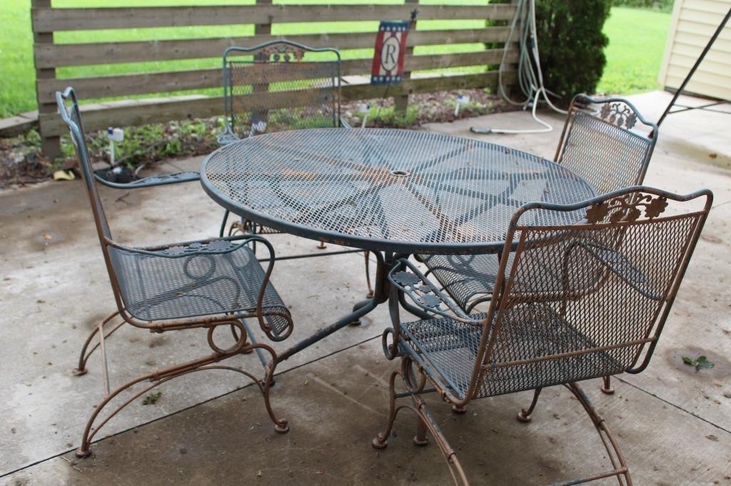 Patio Set with Umbrella table