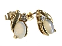 14K YG Opal Earrings 1.1g TW