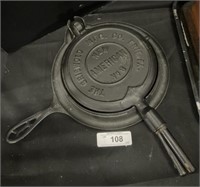 1901 Griswold #8 Cast Iron Waffle Maker.