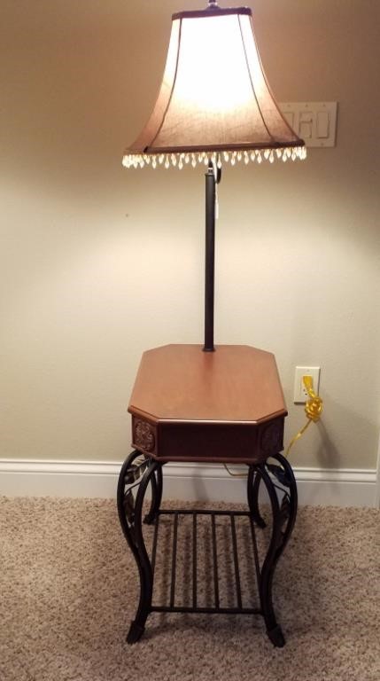 Side Table w/Attached Lamp