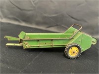 John Deere die cast manure spreader 1/16 scale