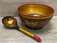 Wooden Dutch Serving Bowl With Spoon