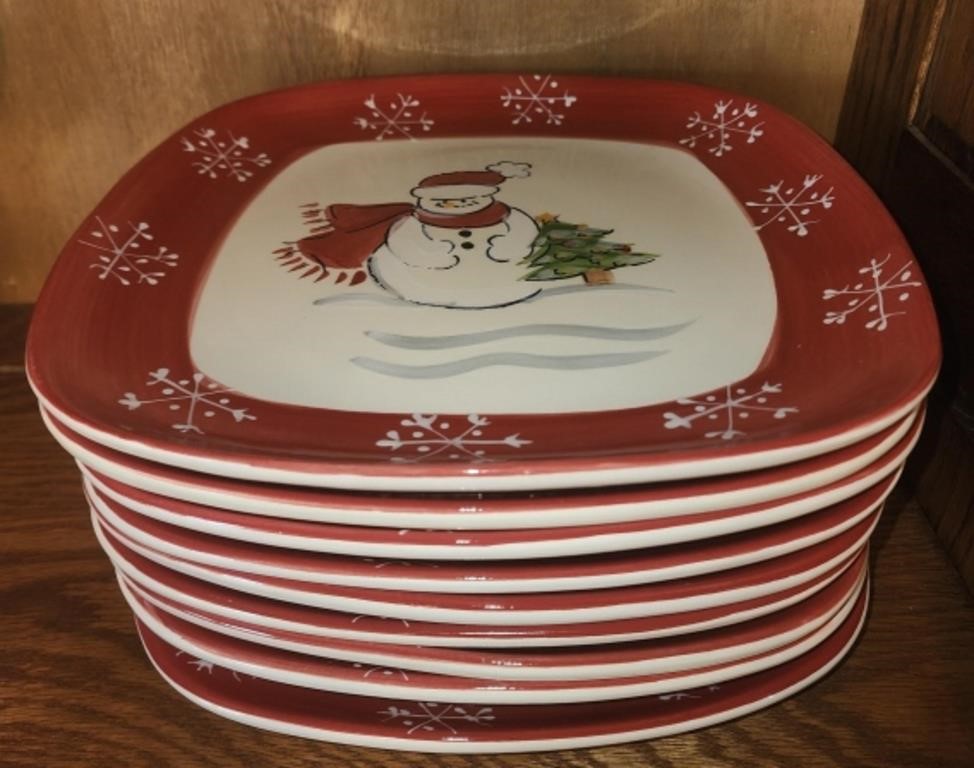 Lot of 9 Christmas plates