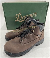 Women’s 7.5 New Danner Dry Waterproof Boots