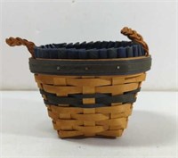 1999 Longaberger Collectors Club Basket with
