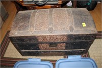 SMALL ANTIQUE TRUNK 26" W X 13" D X 15" H
