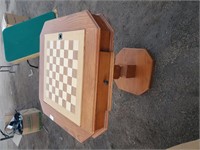 Game table w/playing pieces