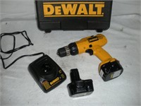 DEWALT 12 V Battery Drill -2