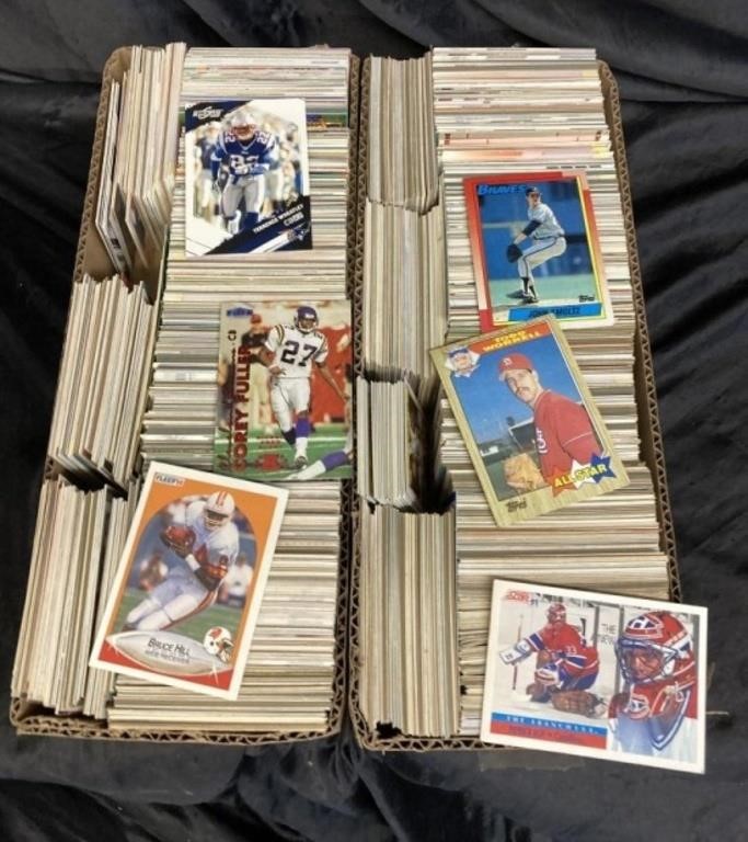 SPORTS TRADING CARDS LOT / 2 FLATS