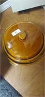 Ceramic Cooking pots, 1 chipped lid