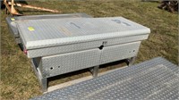 Cross Bed Tool Box on Stand - Diamond Tread Alum