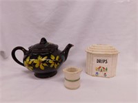 Royal Canadian Art Pottery teapot - Antique drips