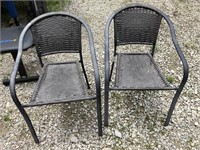 2 patio chairs 20x16x29