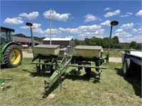 John Deere 7000 4RW Corn Planter