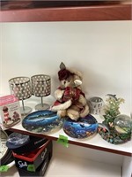 Decor lot with bear and collector plates