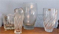 T - LOT OF 4 CRYSTAL VASES (P58)