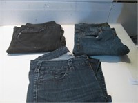 LOT ASSORTED WOMENS JEANS