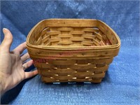 1988 Longaberger berry basket