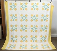 Vintage Daffodil Embroidered Quilt