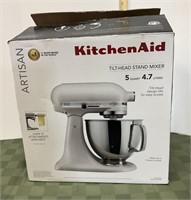 New KitchenAid 5qt Mixer
