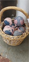 Basket with decorative balls