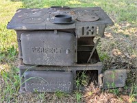 Antique Cast Iron Richardson & Boynton Stove