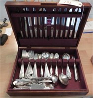Approximately 120pcs of plated silver flatware