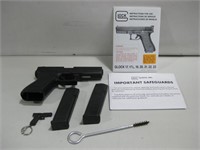 Glock 17 Gen2 9mm Pistol W/ 2 Clips Keychain